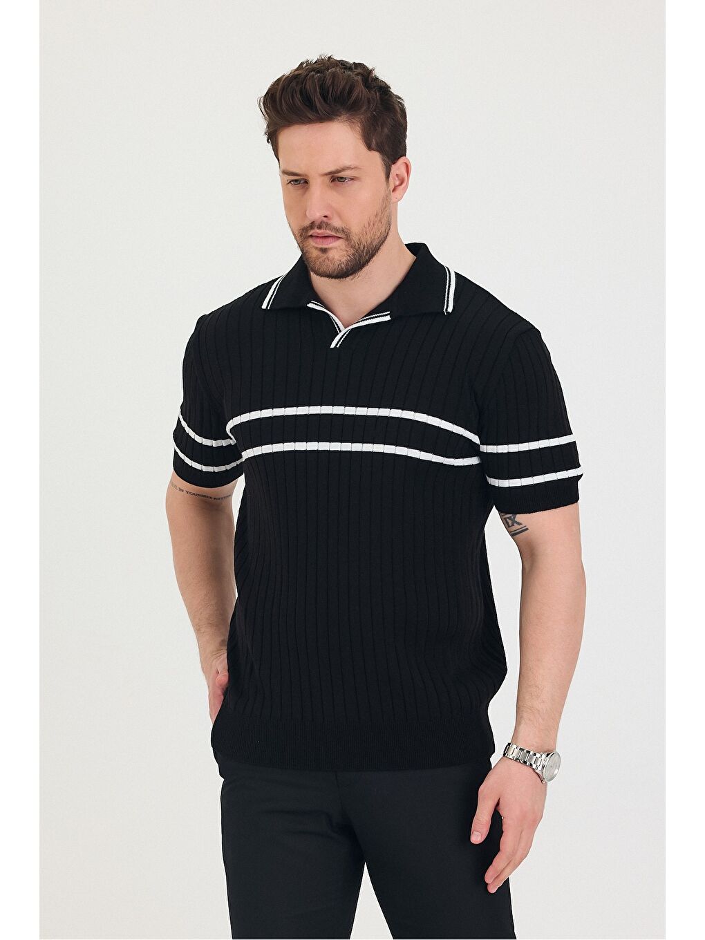 Siyah Erkek Yaka Kol Göğüs Çizgi Detaylı Triko T-shirt-2