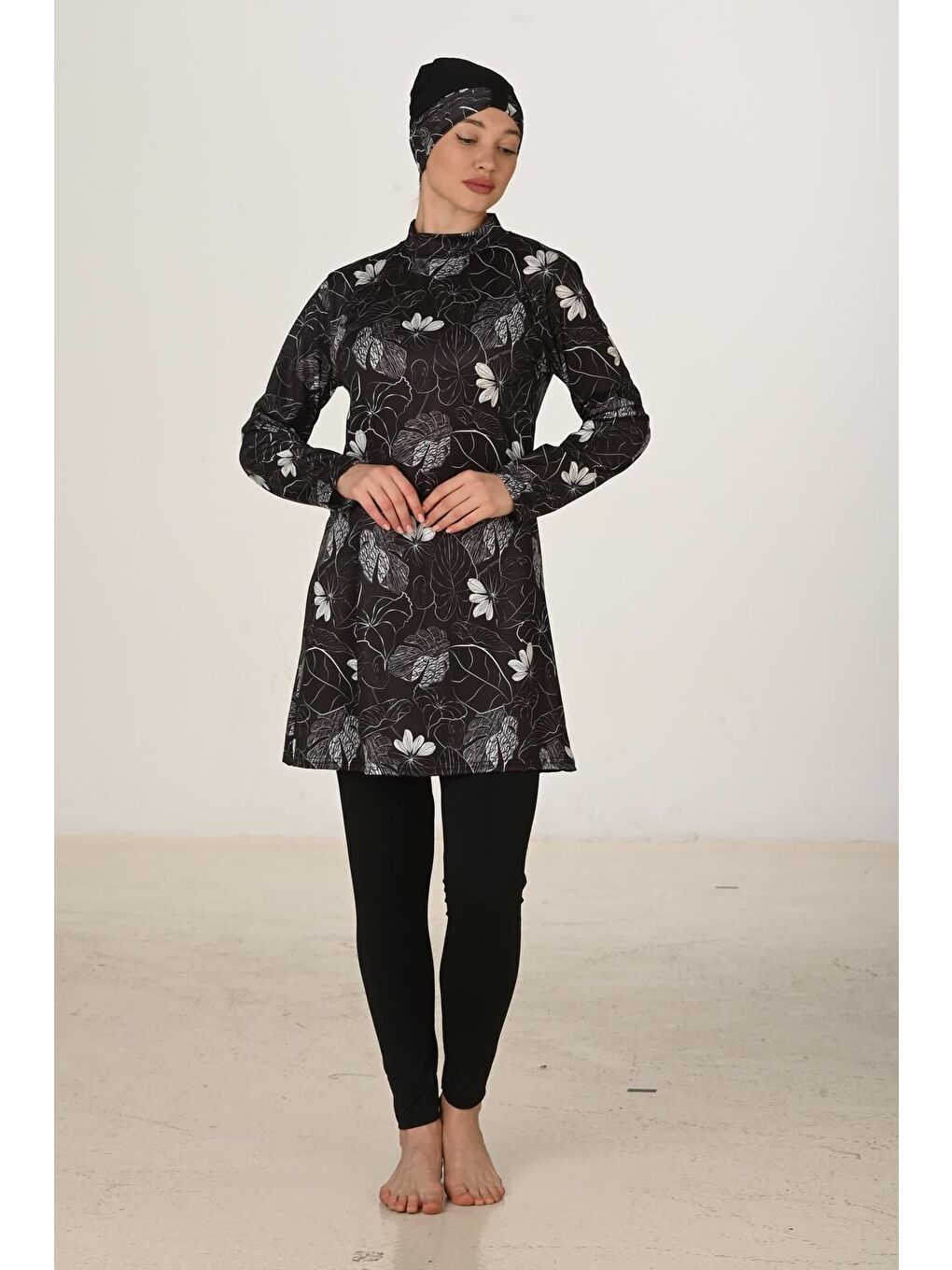 Siyah Tam Kapalı Elastanlı Tesettür Mayo 3418-6