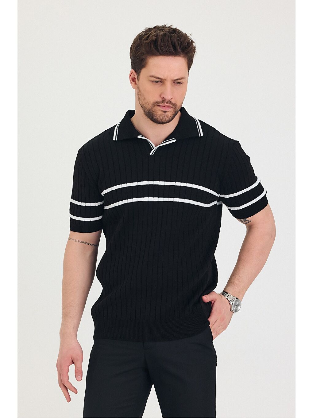 Siyah Erkek Yaka Kol Göğüs Çizgi Detaylı Triko T-shirt-3