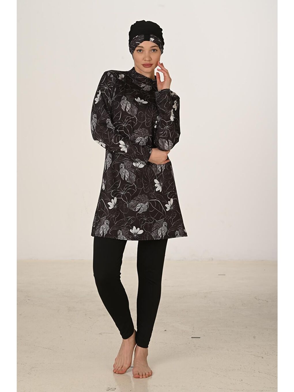 Siyah Tam Kapalı Elastanlı Tesettür Mayo 3418-7