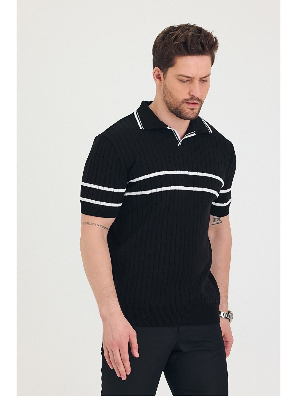 Siyah Erkek Yaka Kol Göğüs Çizgi Detaylı Triko T-shirt-4
