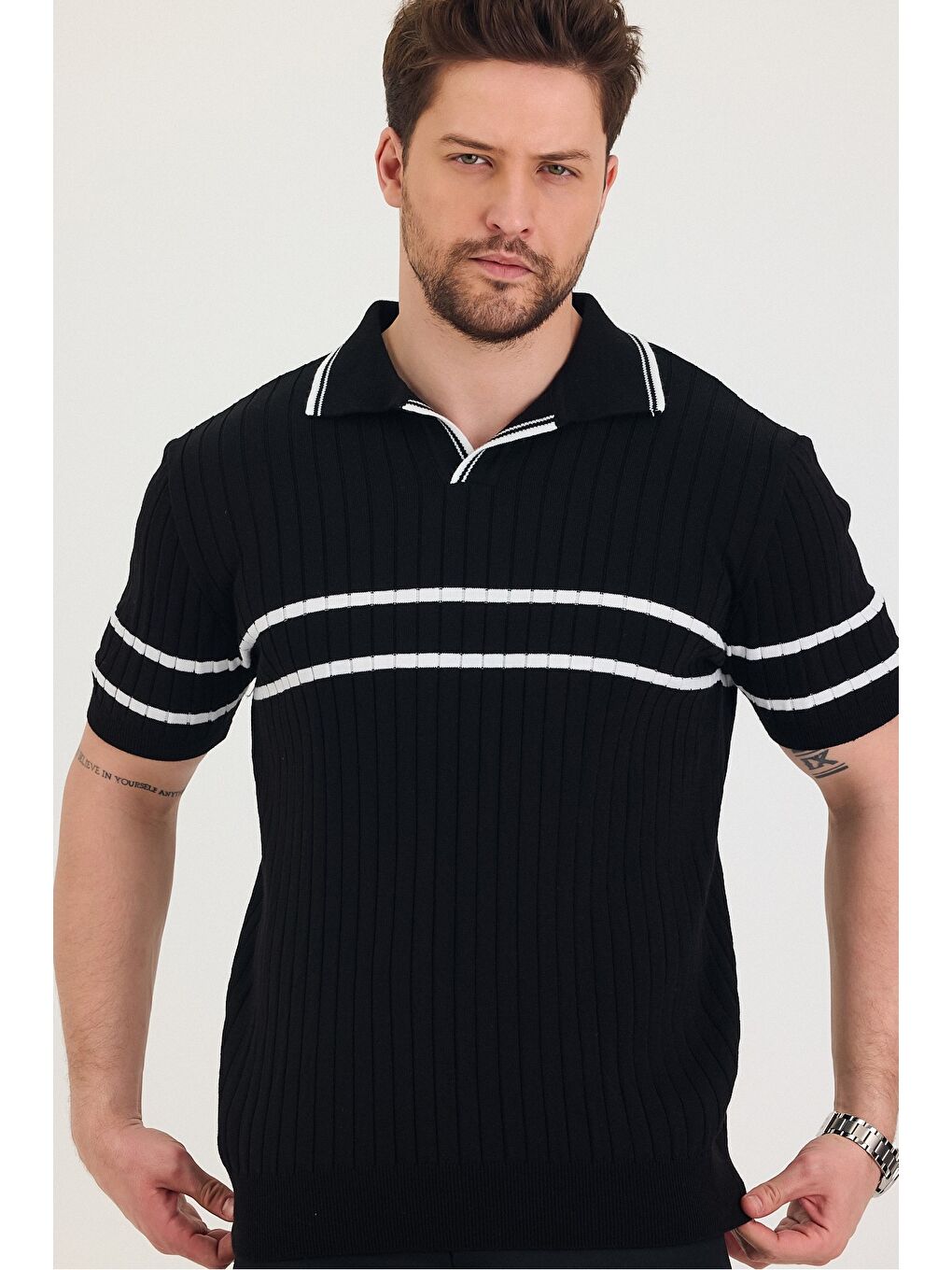 Siyah Erkek Yaka Kol Göğüs Çizgi Detaylı Triko T-shirt-7