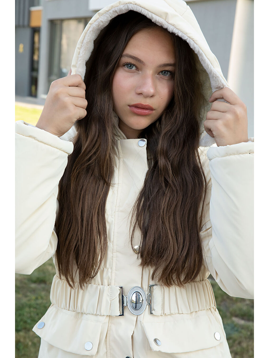 Ekru Krem Kemerli Nubuk Kumaş Kız Çocuk İçi Kürklü Kapüşonlu Şişme Mont 21315-4