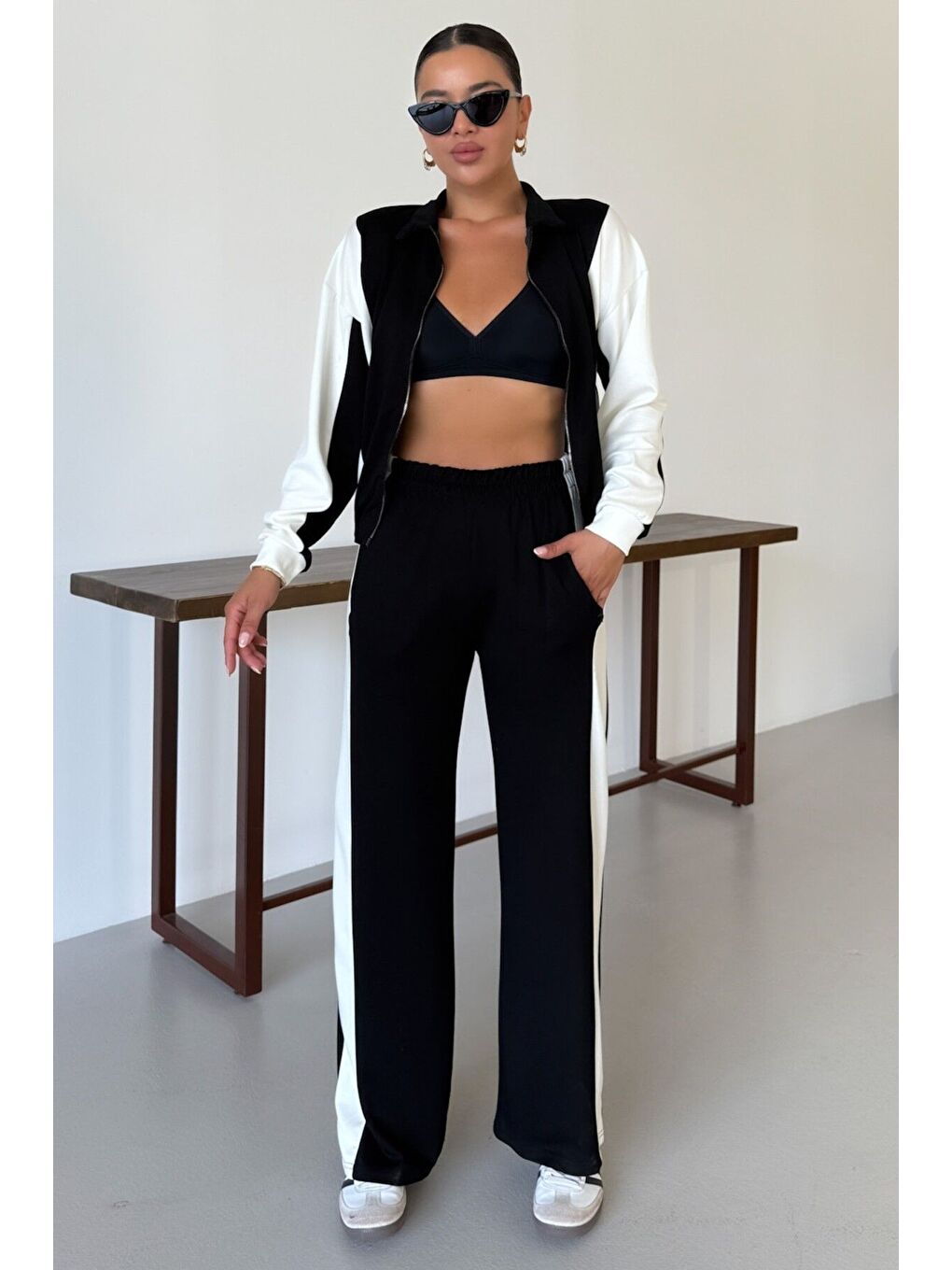 Kadın Siyah Kalın Beyaz Yan Çizgili Modal Kumaş Hırka Alt-Üst Eşofman Takımı-1