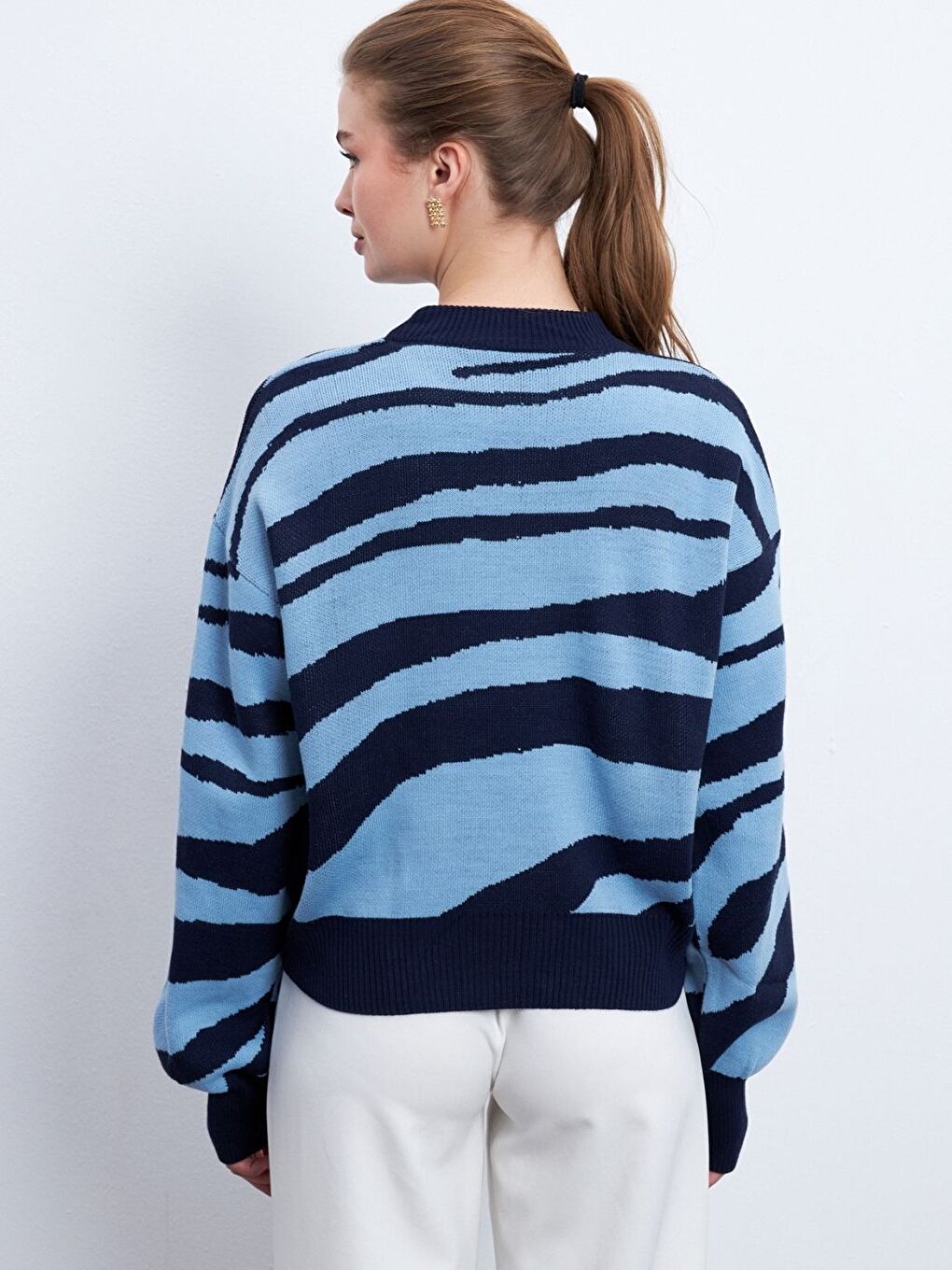 Laci Mavi Balıkçı Yaka Grafik Desenli Triko Kazak-1