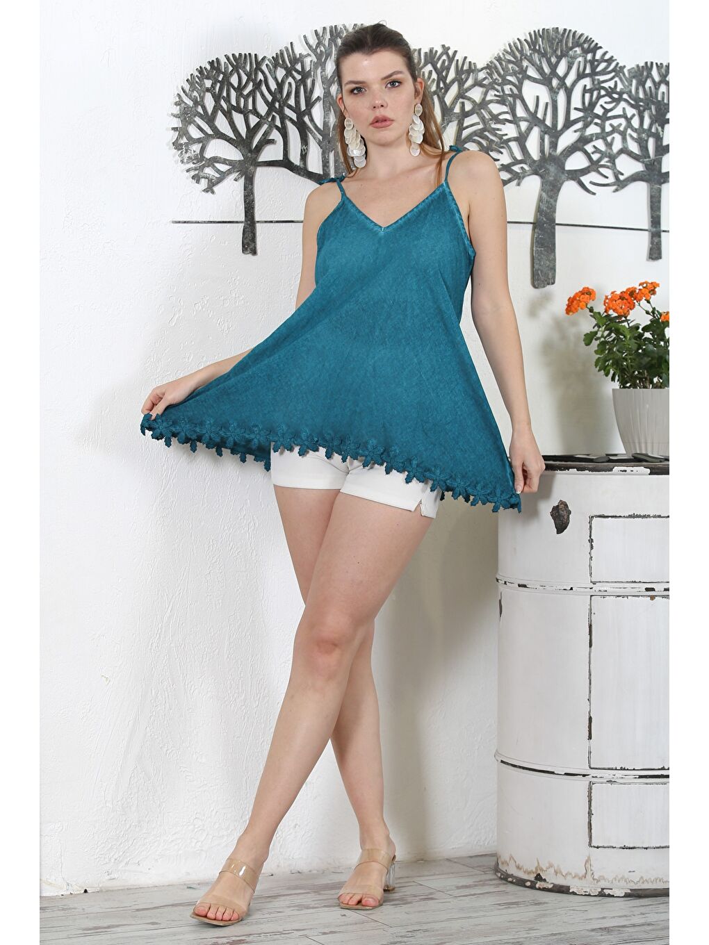 Petrol Yeşili Omuzdan Bağlamalı Yıkamalı Etek Ucu Dantelli Dokuma Casual Bluz-4