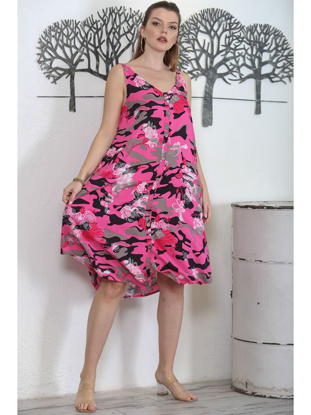 Kahverengi Kamuflaj Fuşya V Yaka Kolsuz Düğmeli Çift Cepli Casual Dokuma Elbise