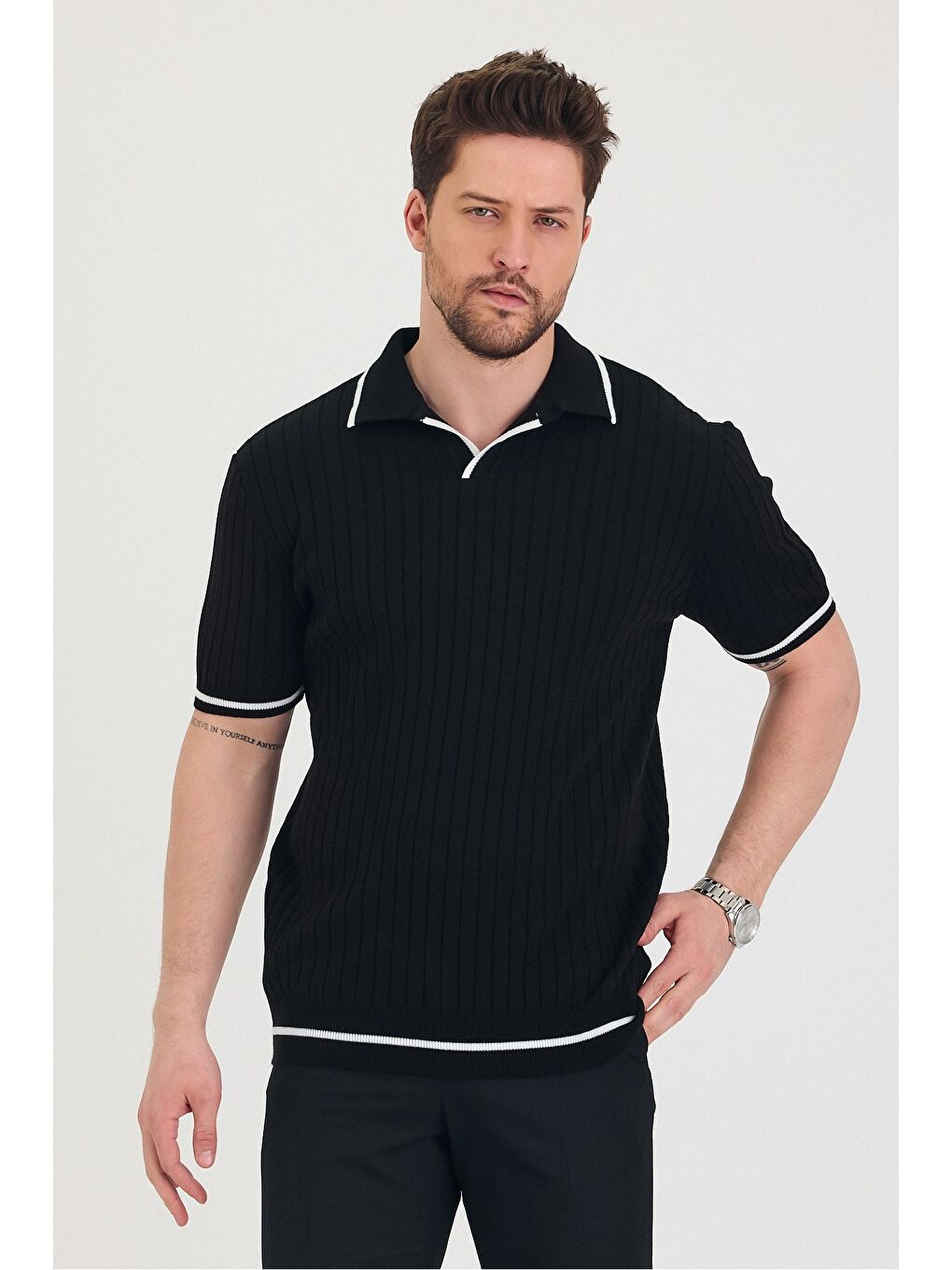 Siyah Erkek Yaka Kol Etek Çizgi Detaylı Triko T-shirt-3