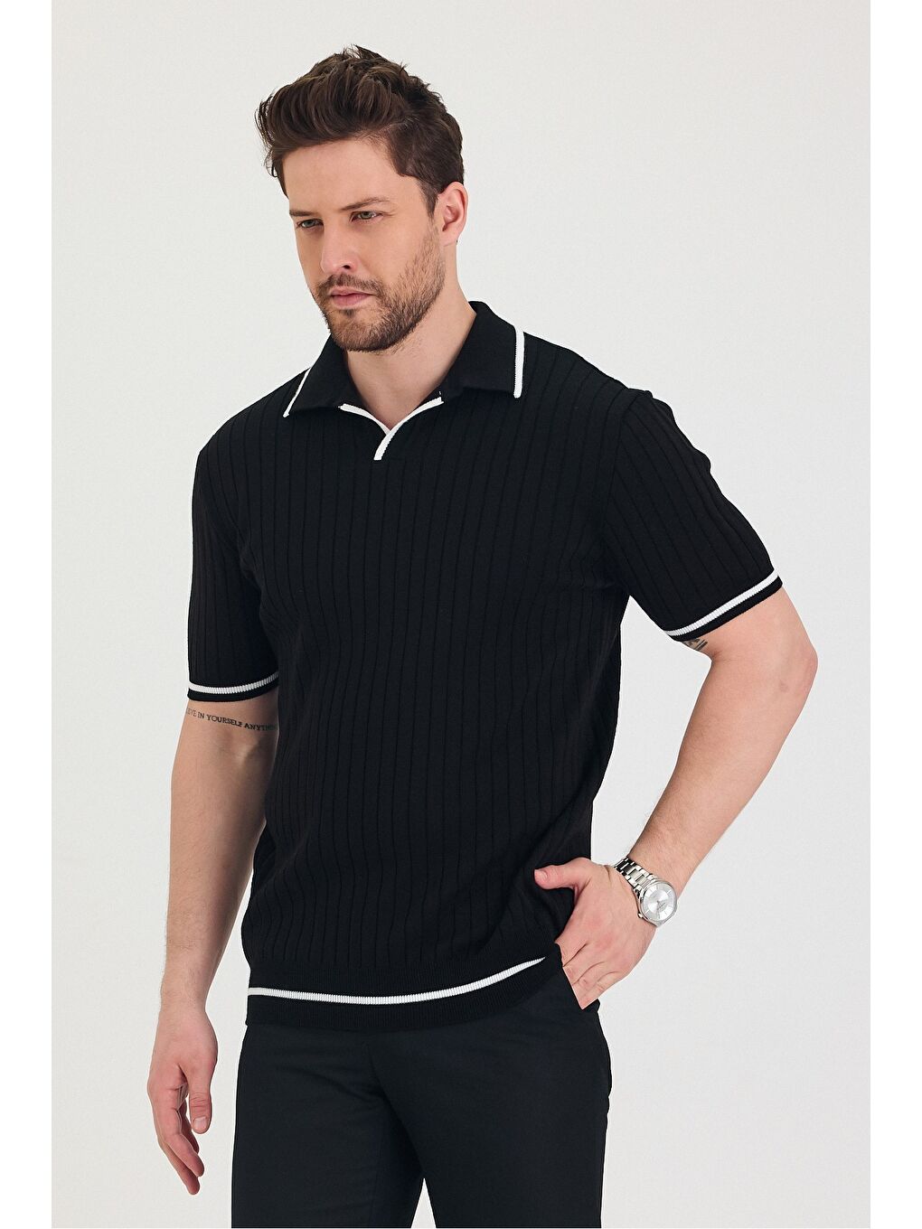 Siyah Erkek Yaka Kol Etek Çizgi Detaylı Triko T-shirt-4