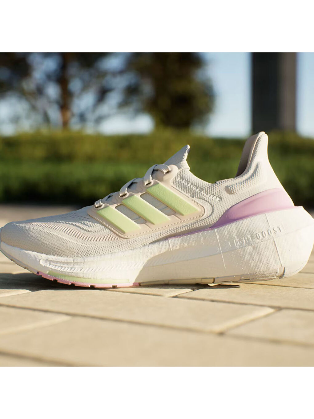 Beyaz Ultraboost Light Kadın Yol Koşusu Ayakkabısı-3