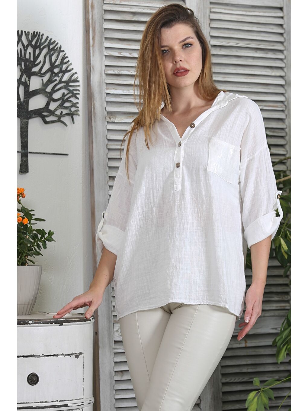 İtalyan Beyaz Hakim Yaka Uzun Kol Yaka Kapaması Düğmeli Yıkamalı Dokuma Casual Bluz-2