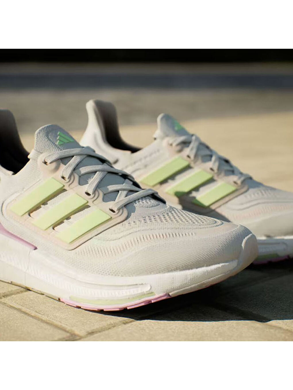 Beyaz Ultraboost Light Kadın Yol Koşusu Ayakkabısı-5