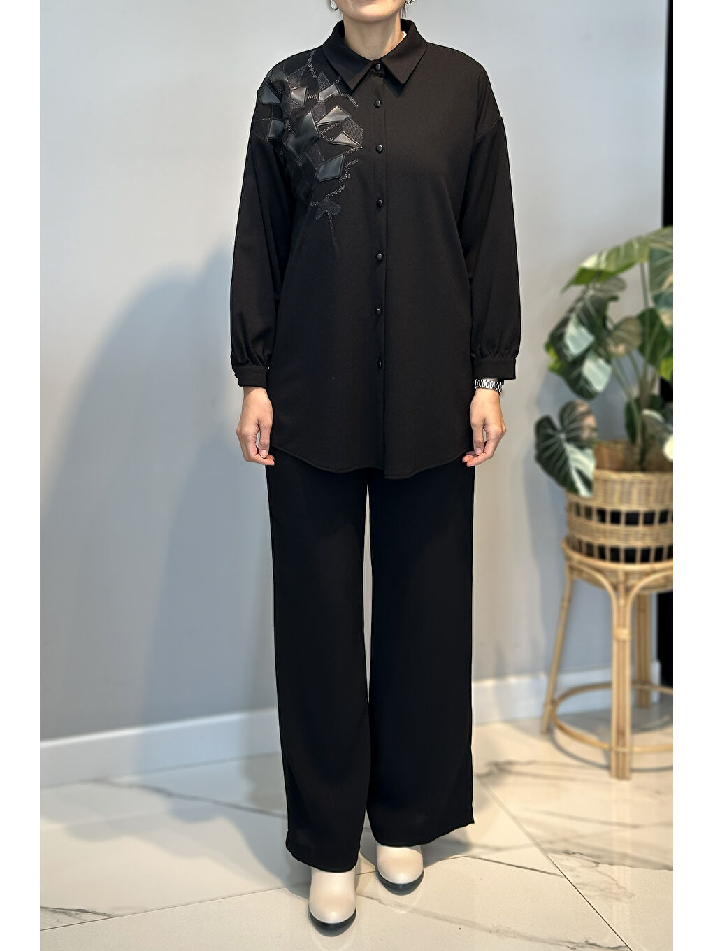 Deri Nakış Detay Tunik 19320 Siyah-4