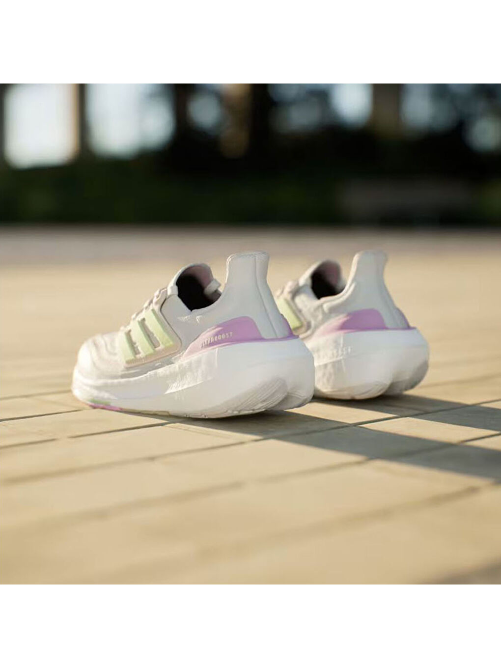 Beyaz Ultraboost Light Kadın Yol Koşusu Ayakkabısı-6