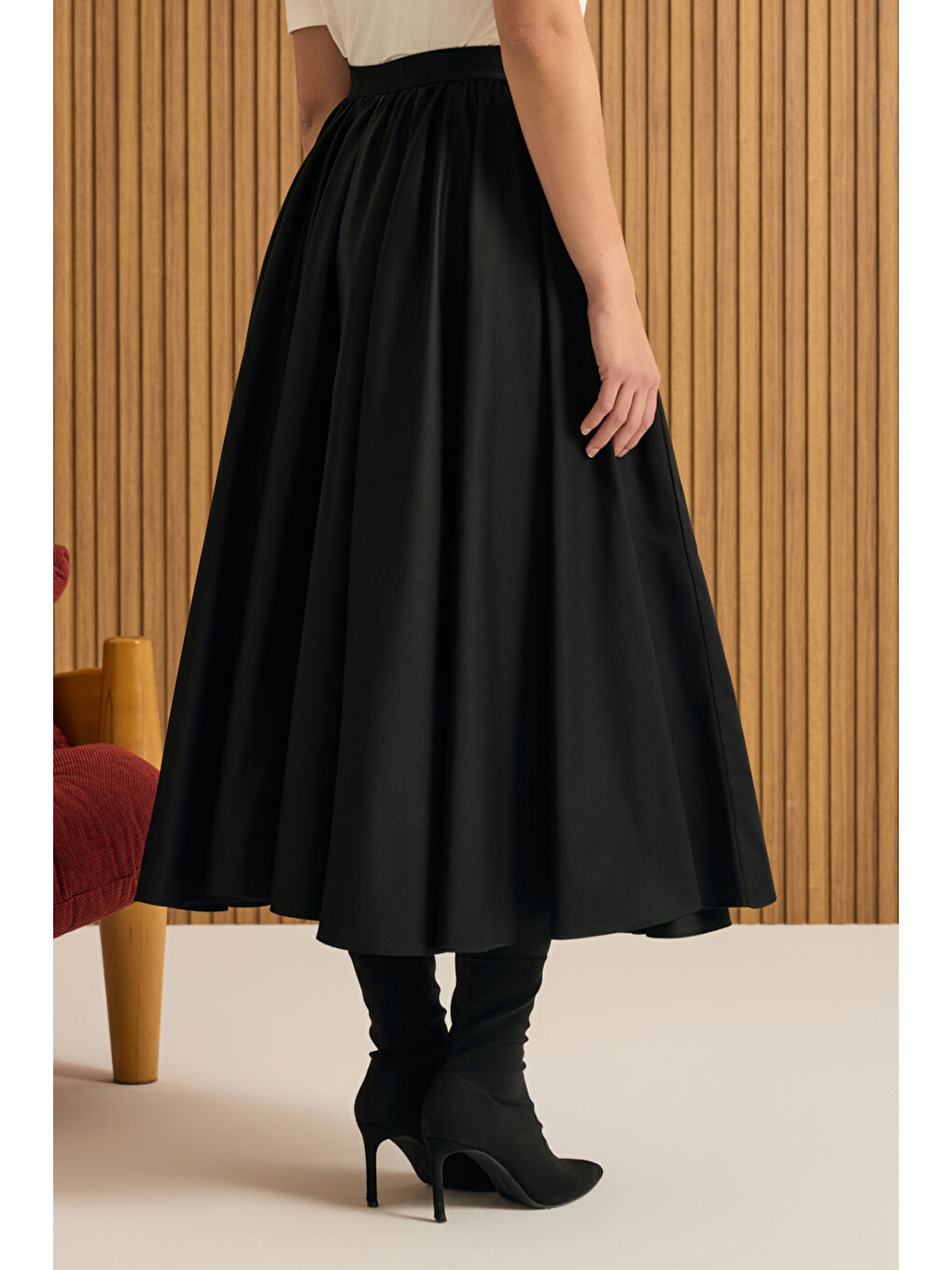 Siyah Büzgülü Kloş Pamuk Etek-5