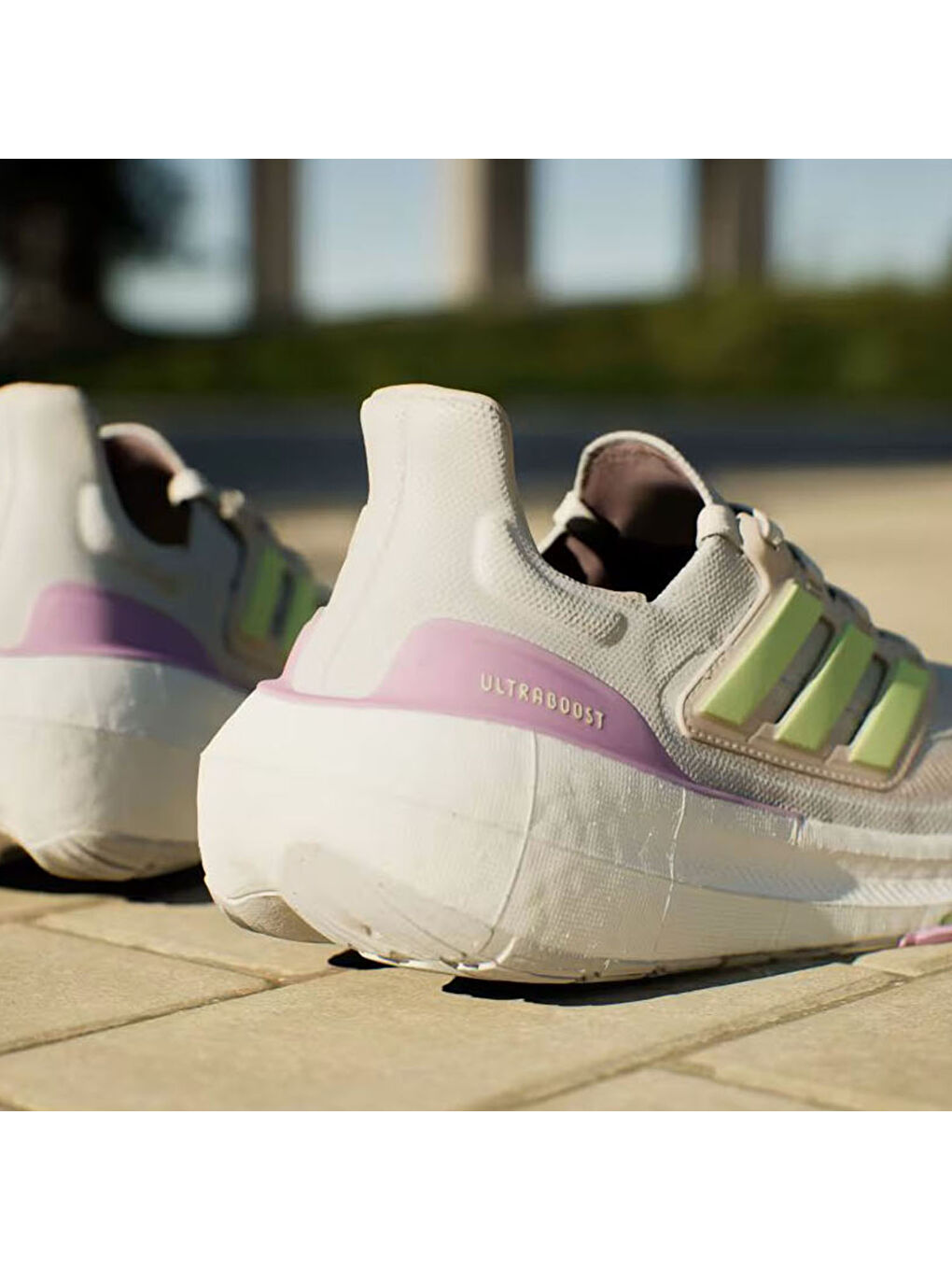 Beyaz Ultraboost Light Kadın Yol Koşusu Ayakkabısı-7