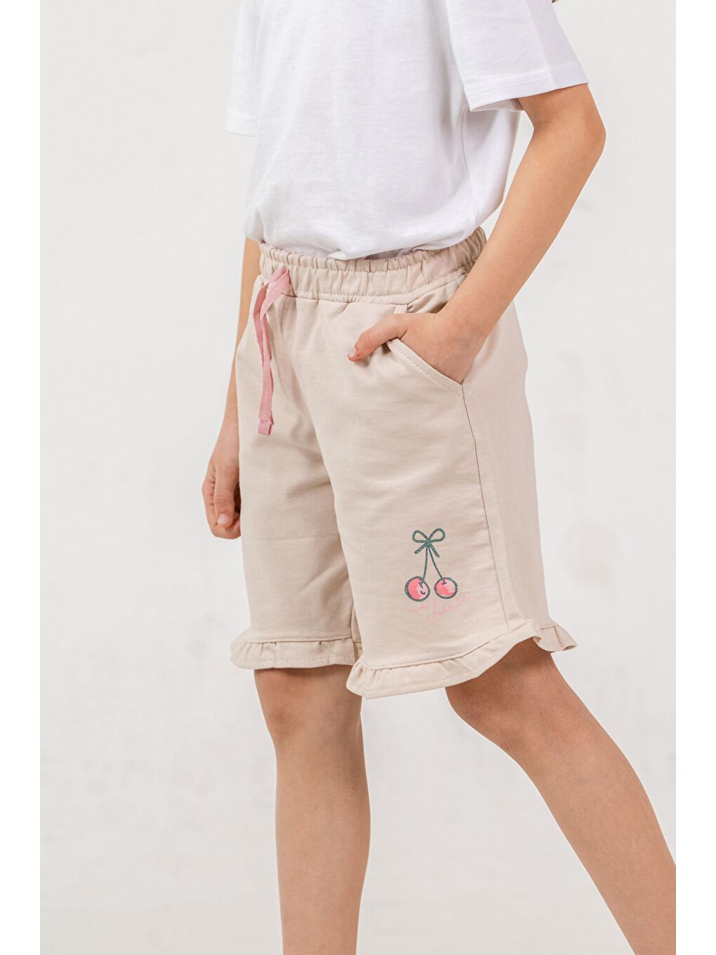 Bej Fırfırlı Kiraz Baskılı Kız Çocuk Şort-3