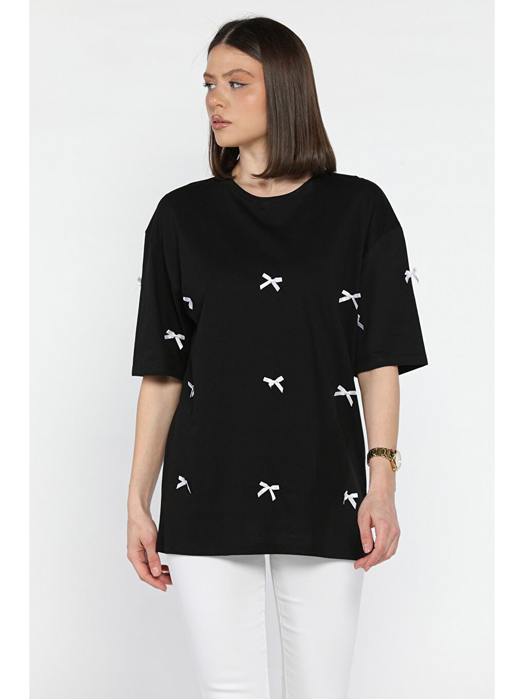 Siyah Kadın Bisiklet Yaka Fiyonklu Tişört-1