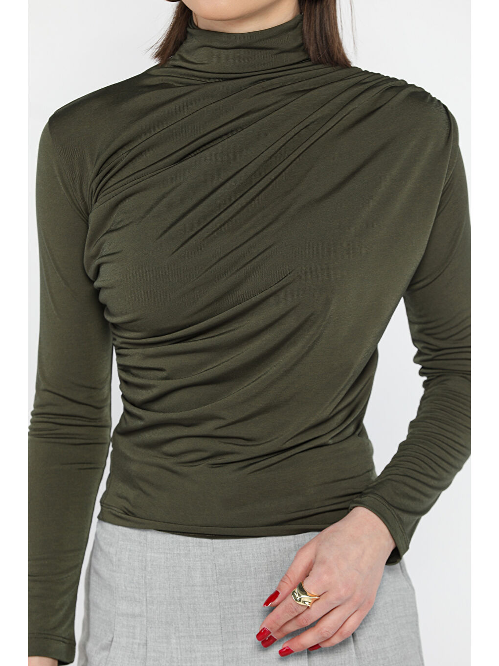 Haki Omuz Ve Bel Drapeli Kadın Bluz-3