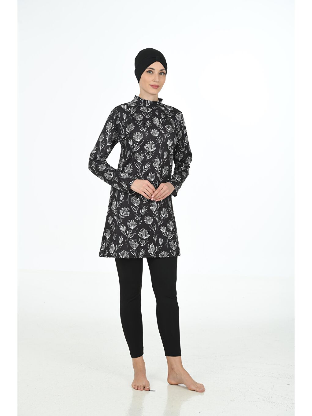 Siyah Tam Kapalı Elastanlı Tesettür Mayo 3324