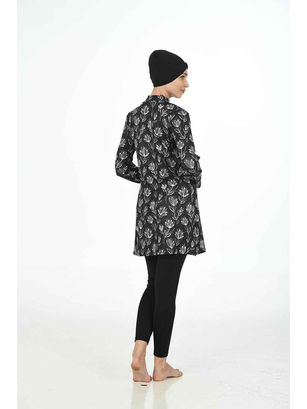 Siyah Tam Kapalı Elastanlı Tesettür Mayo 3324-2