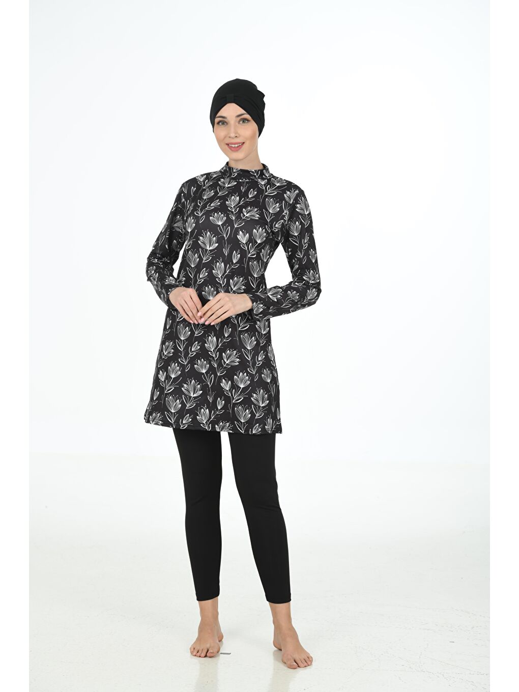 Siyah Tam Kapalı Elastanlı Tesettür Mayo 3324-4