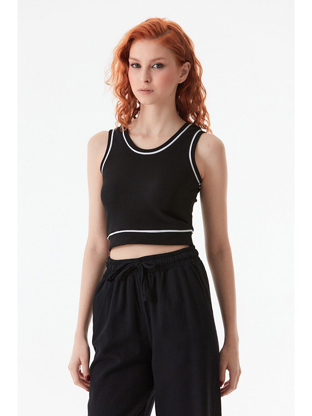 Siyah Şeritli Fitilli Altı Lastikli Crop Body