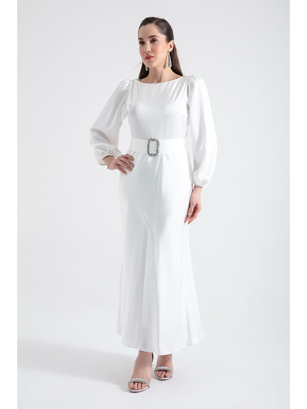 Kadın Beyaz Kemerli Midi Saten Abiye Elbise