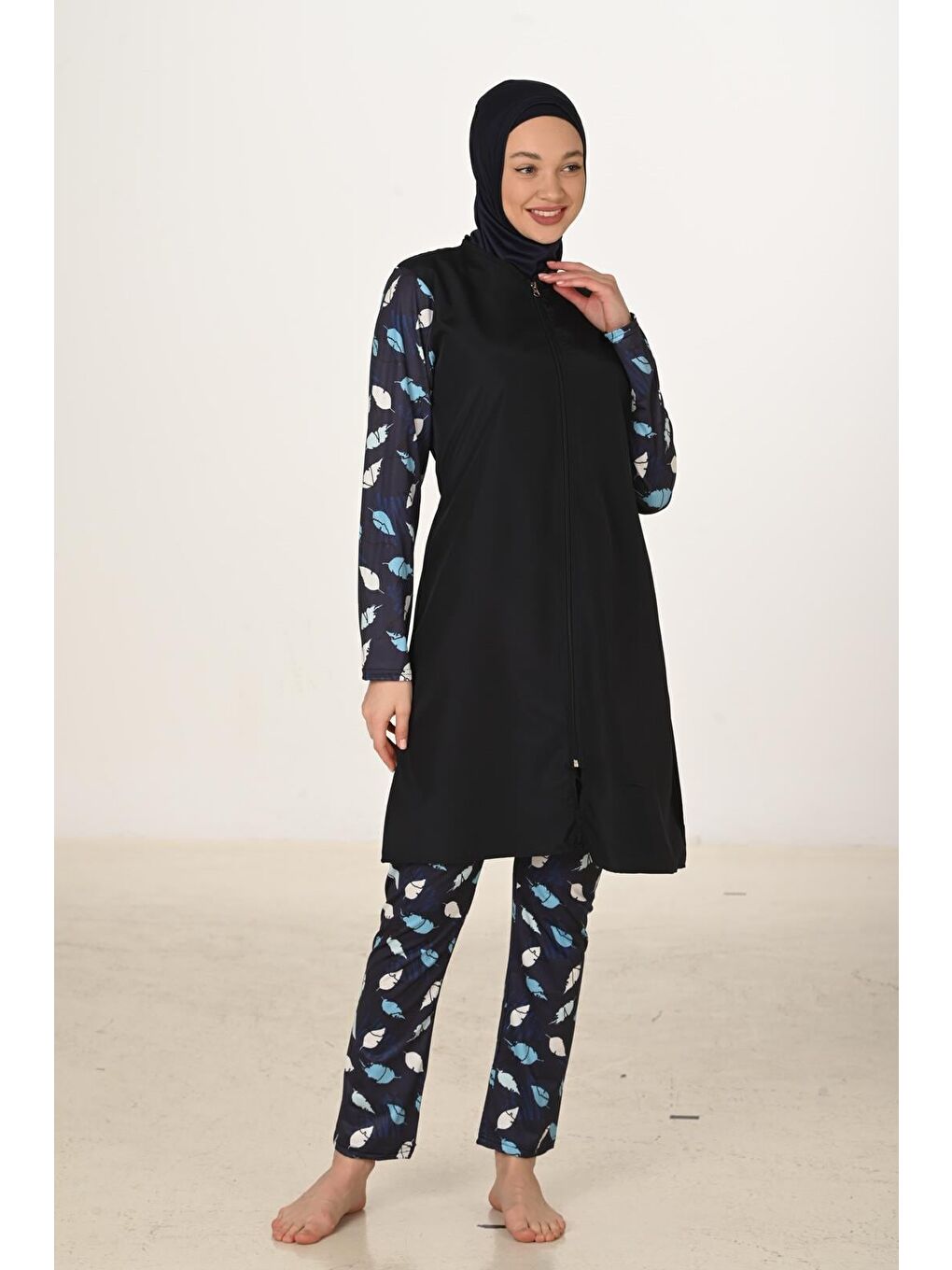 Siyah Tam Kapalı Desenli Paraşüt Kumaş Tesettür Mayo 3429-4
