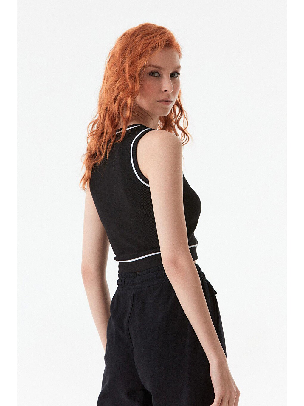 Siyah Şeritli Fitilli Altı Lastikli Crop Body-1