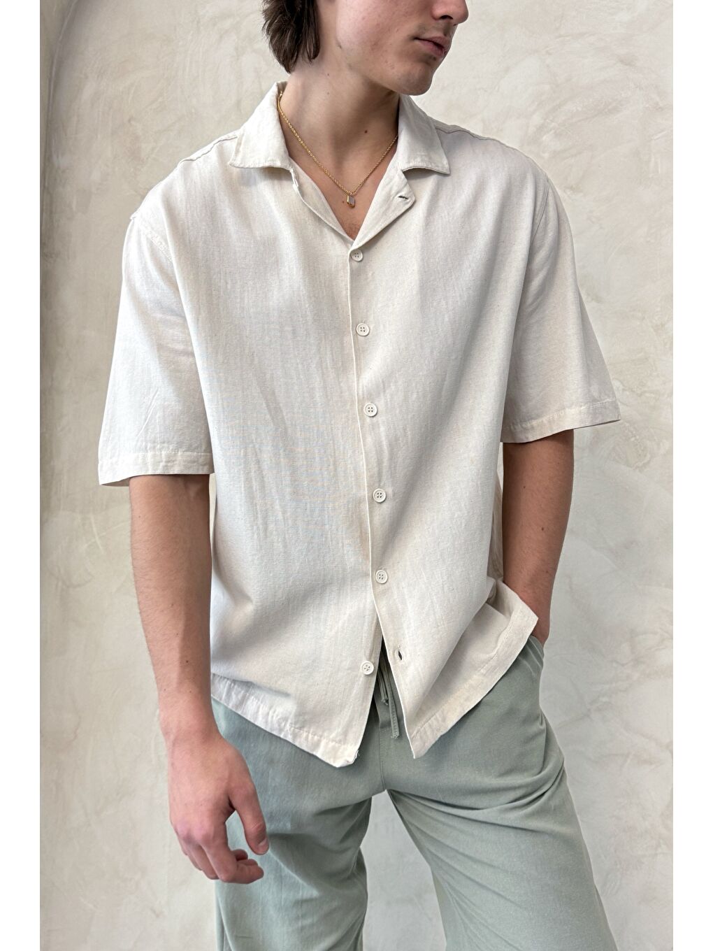 Bej Erkek Oversize Apaş Yaka Kısa Kollu Keten Gömlek