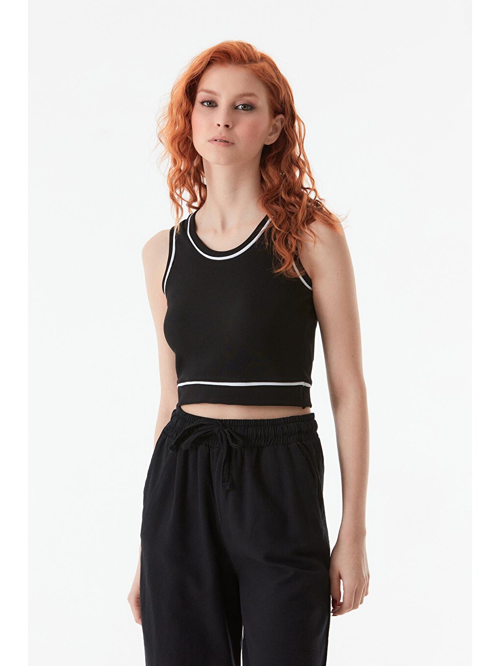 Siyah Şeritli Fitilli Altı Lastikli Crop Body-4