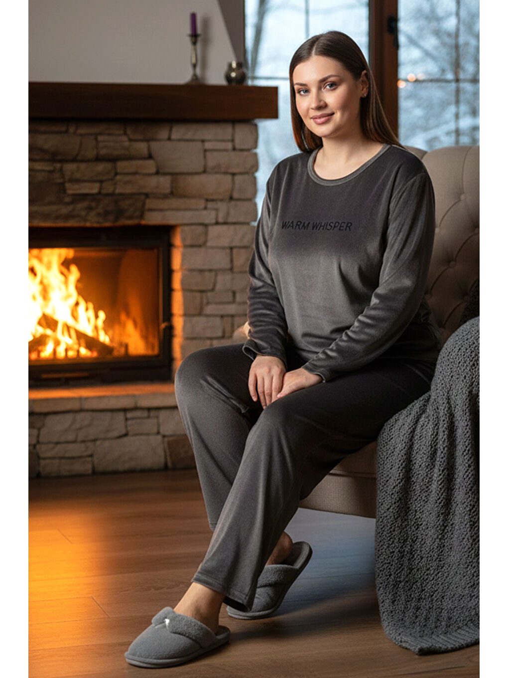 Gri Büyük Beden Kadın Kadife Kumaş Pijama Takımı 13213-3016 Füme-2