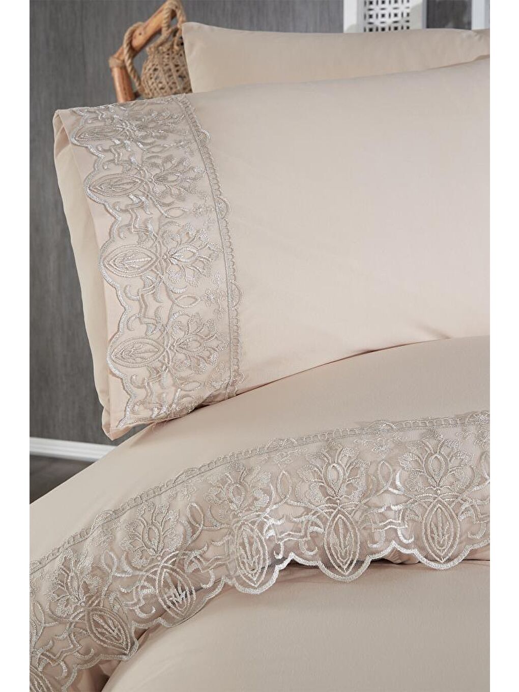 Kahverengi Fransız Dantelli Yeşim Çeyizlik Nevresim Takımı Cappucino-2