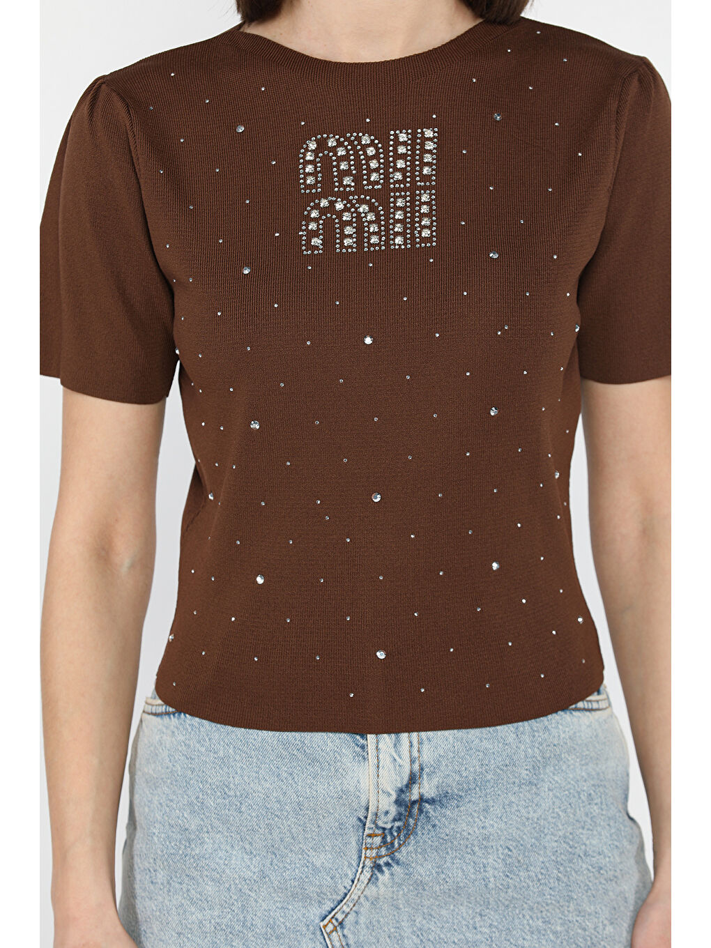 Kahverengi Omuz Pileli Taş Detaylı Kadın Triko Bluz-3