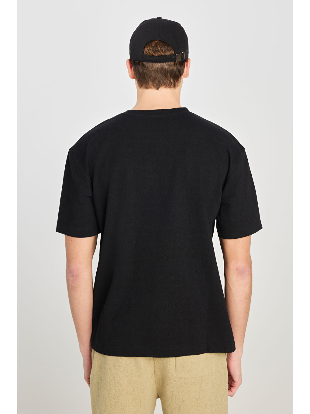 Relaxed Fit Geniş Kesim Bisiklet Yaka Pamuklu Siyah Tişört-4