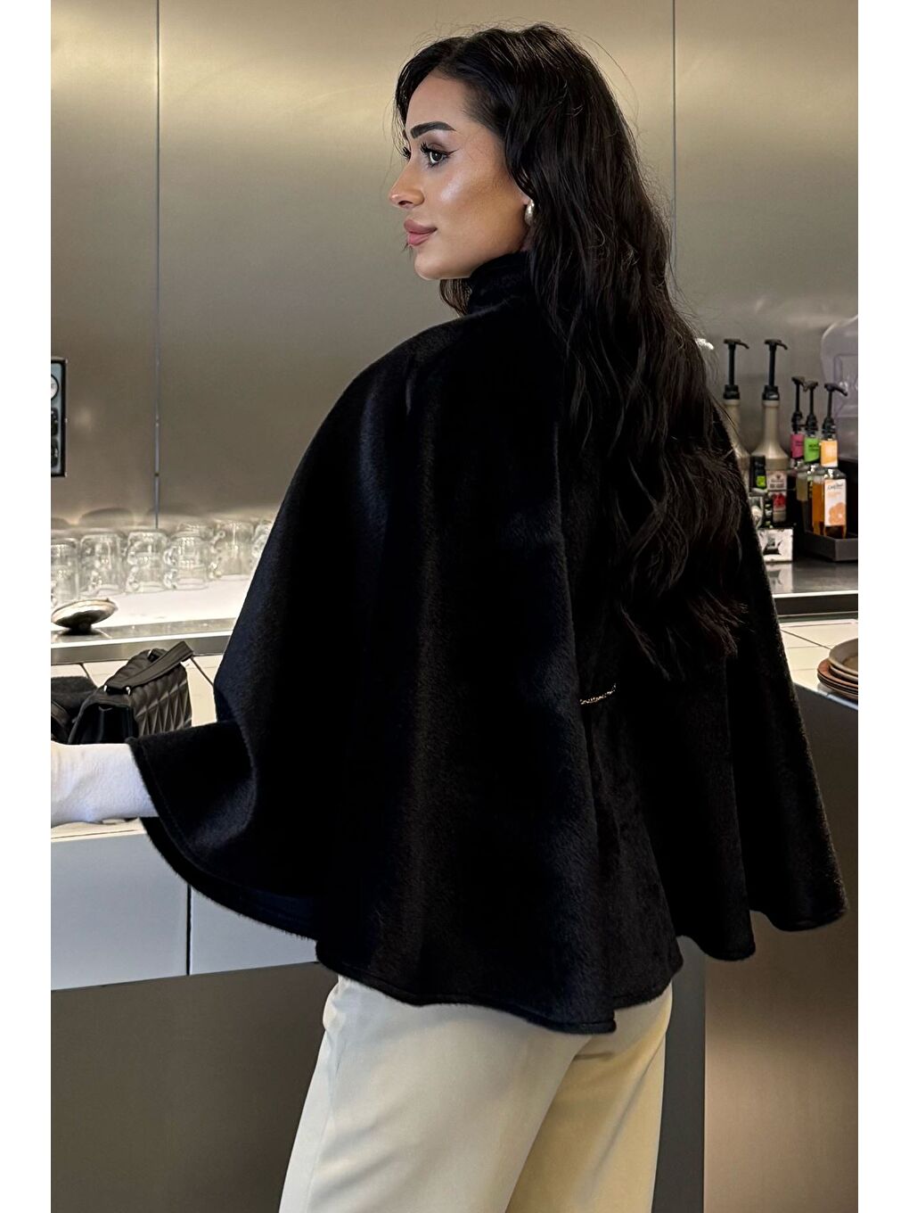 Siyah Kadın Su Fırçalı Kaşe Panço-5