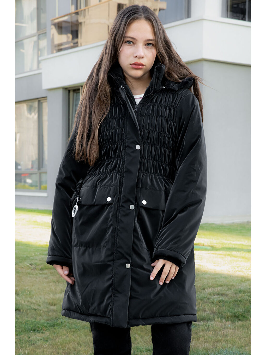 Siyah Kemerli Nubuk Kumaş Kız Çocuk İçi Kürklü Kapüşonlu Şişme Mont 21311-1