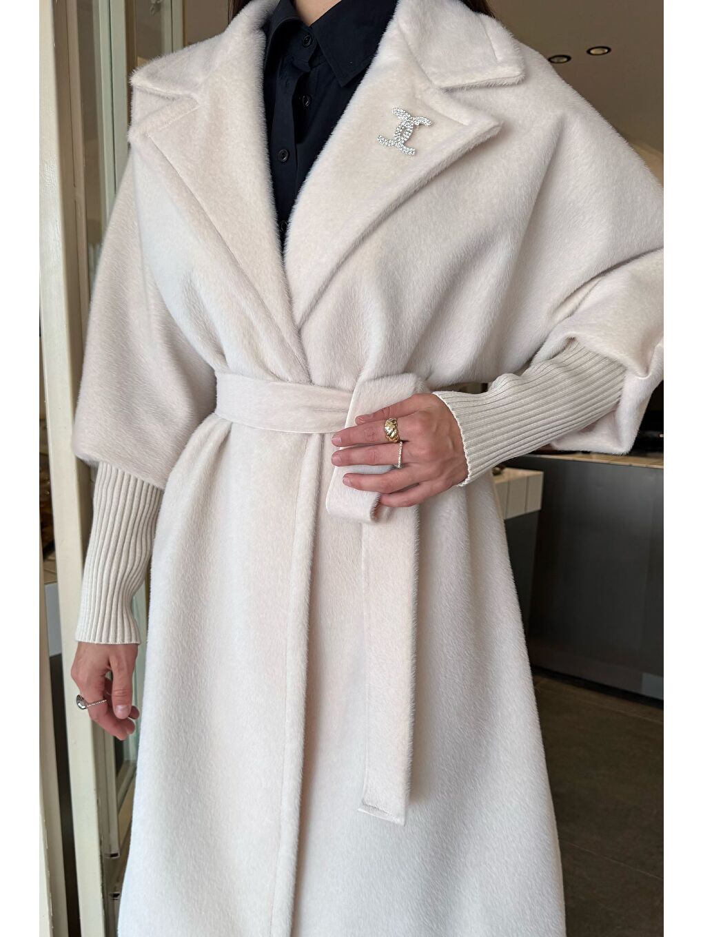 Bej Kadın Su Fırçalı Kuşaklı Kaşe Kaban-3