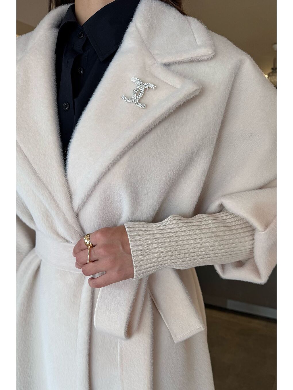 Bej Kadın Su Fırçalı Kuşaklı Kaşe Kaban-4