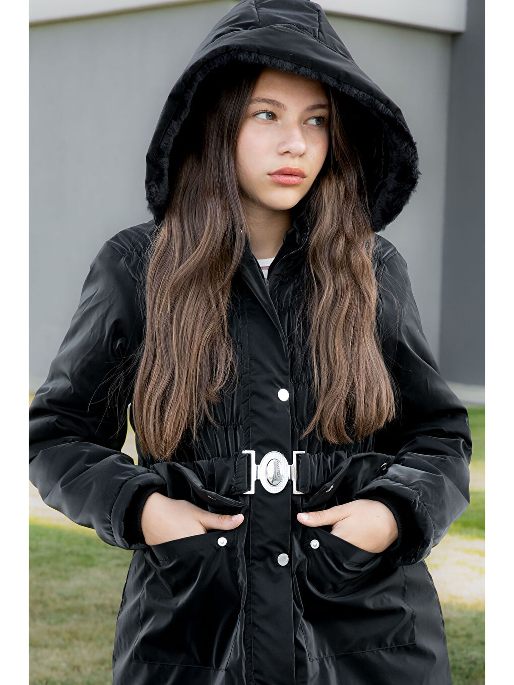 Siyah Kemerli Nubuk Kumaş Kız Çocuk İçi Kürklü Kapüşonlu Şişme Mont 21311-2