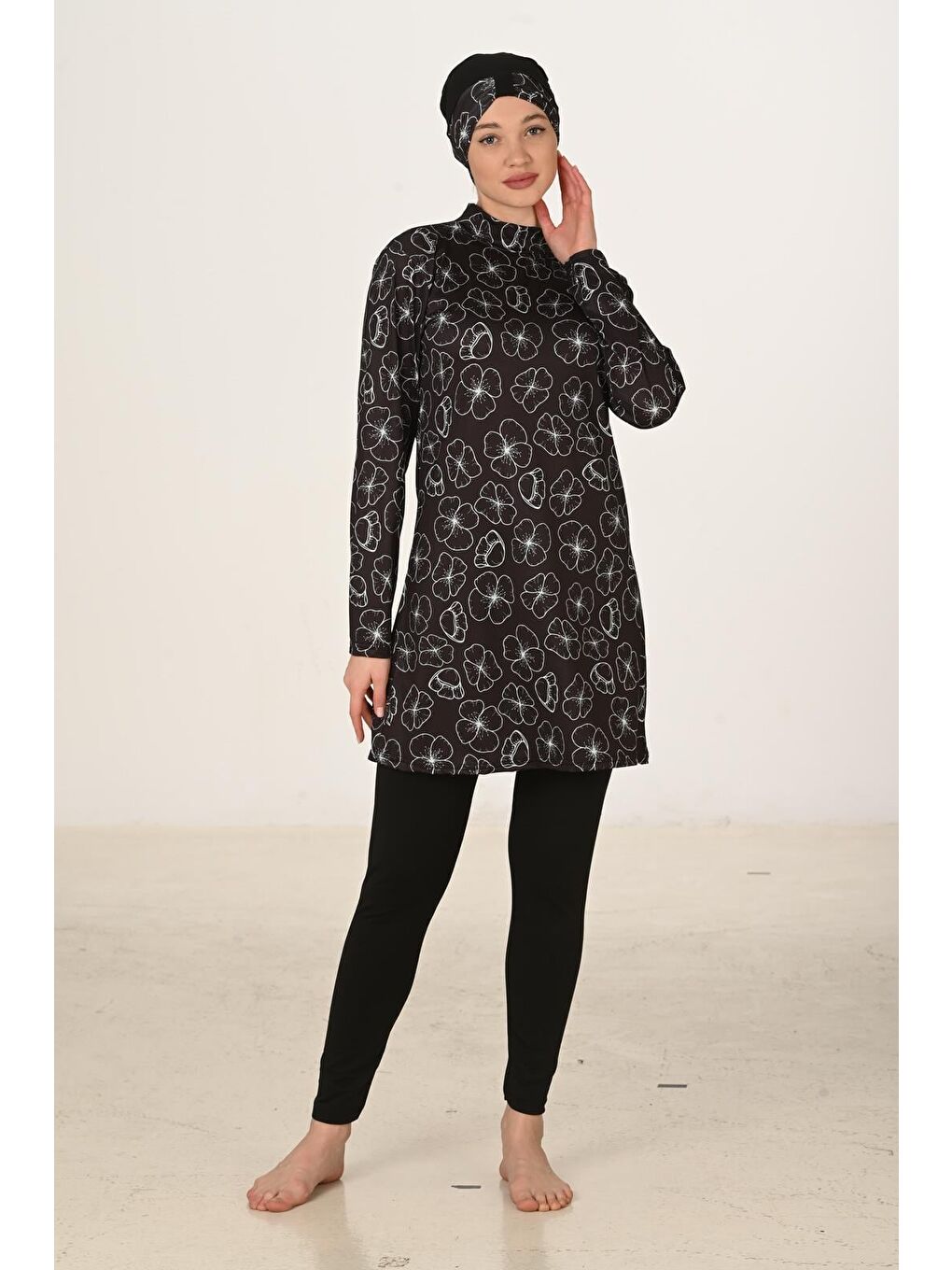 Siyah Tam Kapalı Elastanlı Tesettür Mayo 3413-1