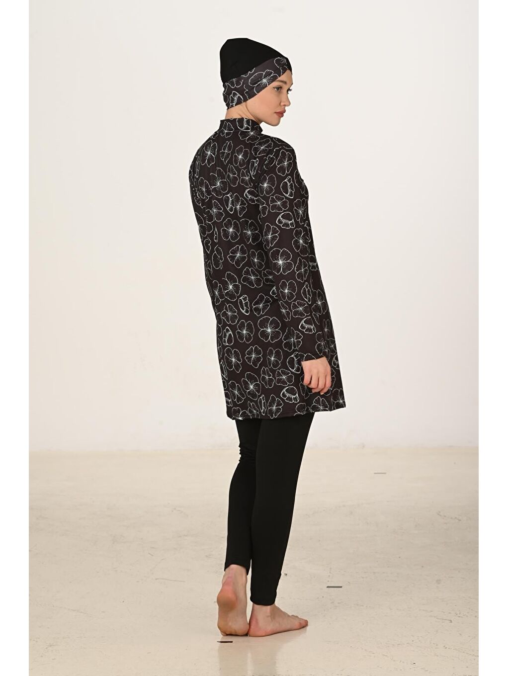 Siyah Tam Kapalı Elastanlı Tesettür Mayo 3413-2