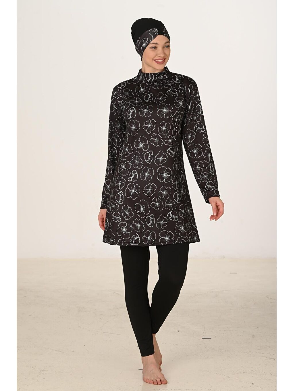 Siyah Tam Kapalı Elastanlı Tesettür Mayo 3413-4