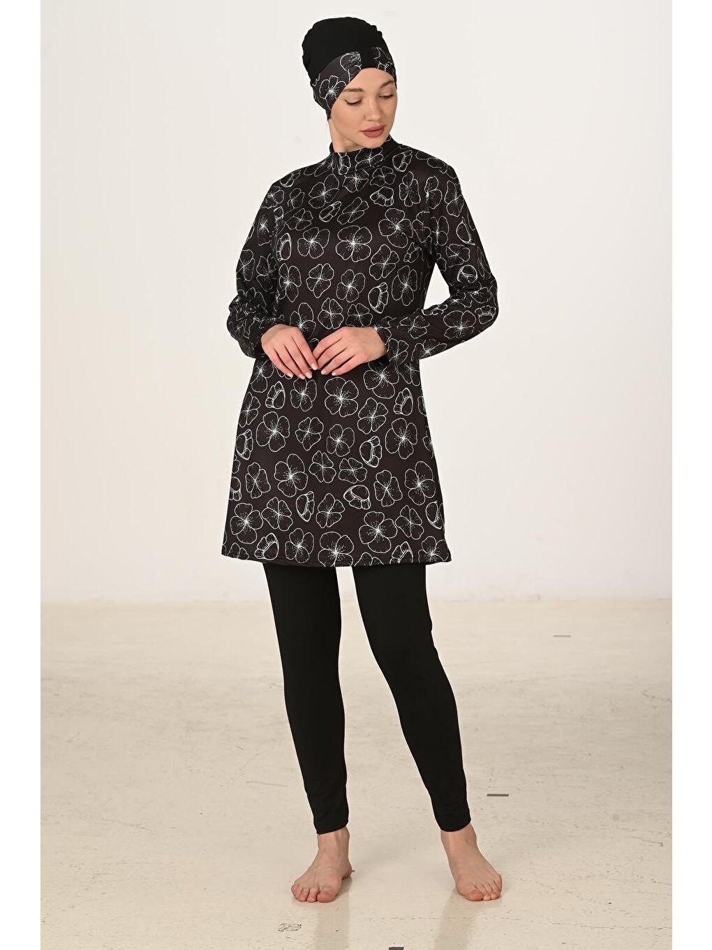 Siyah Tam Kapalı Elastanlı Tesettür Mayo 3413-5