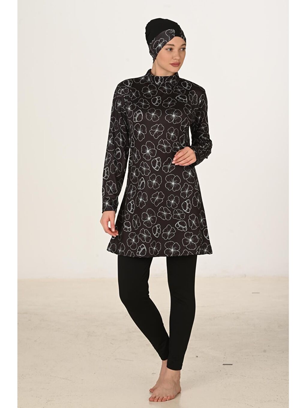 Siyah Tam Kapalı Elastanlı Tesettür Mayo 3413-6