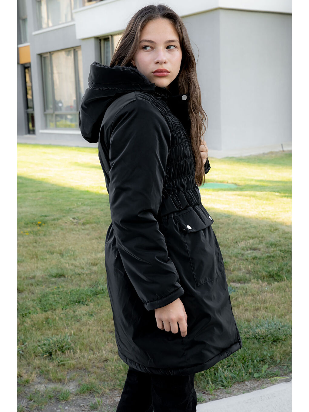 Siyah Kemerli Nubuk Kumaş Kız Çocuk İçi Kürklü Kapüşonlu Şişme Mont 21311-4