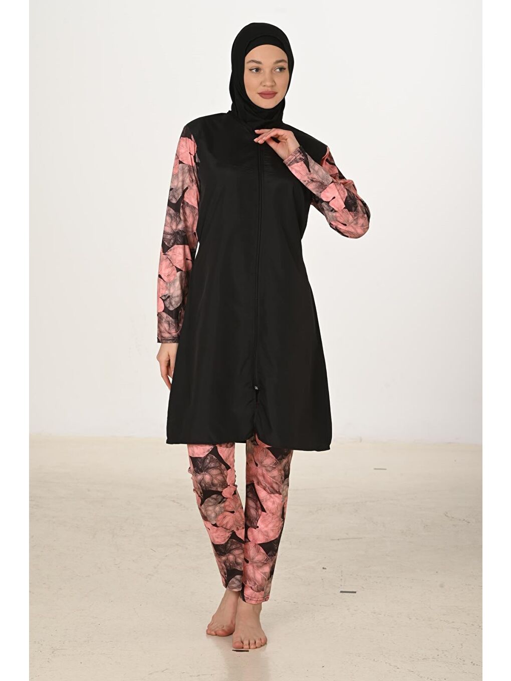 Siyah Tam Kapalı Desenli Paraşüt Kumaş Tesettür Mayo 3422-2