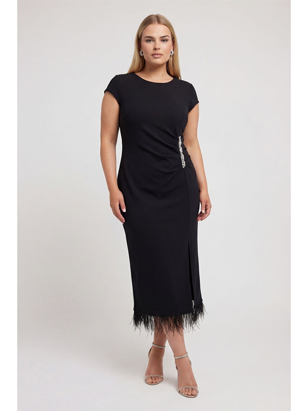 Kadın Siyah Büyük Beden Otrişli Örme Midi Abiye Elbise