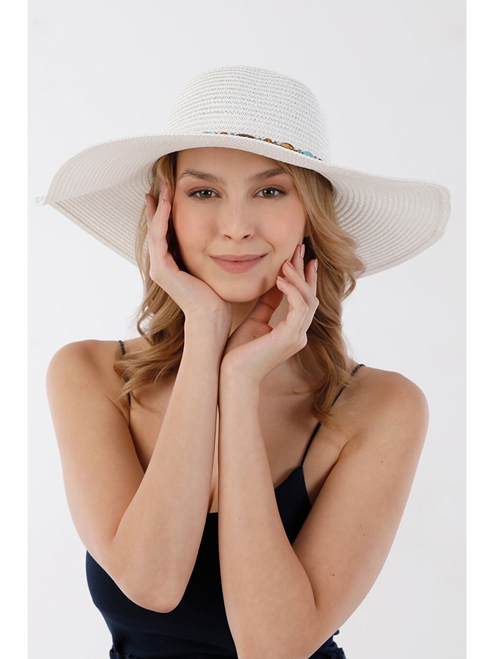 Beyaz Boncuklu Hasır Şapka